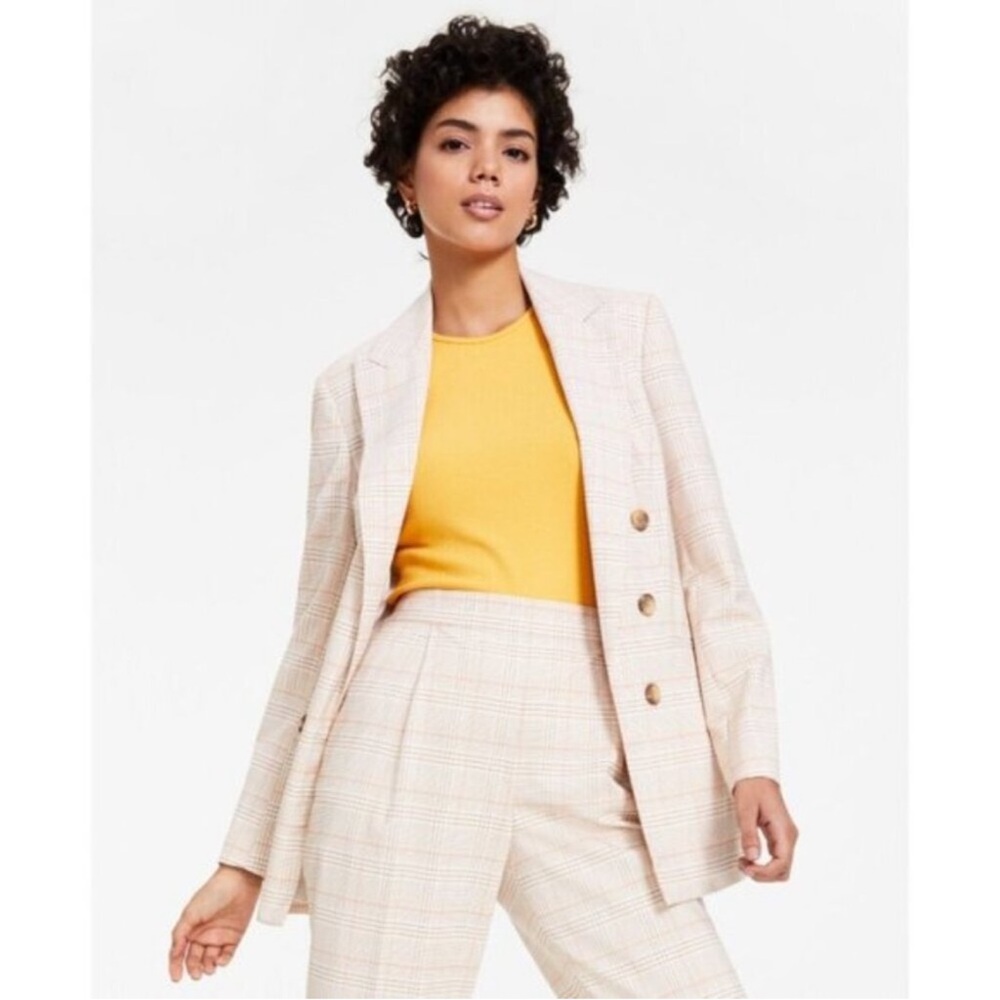 Women's Cream/Pink Suit